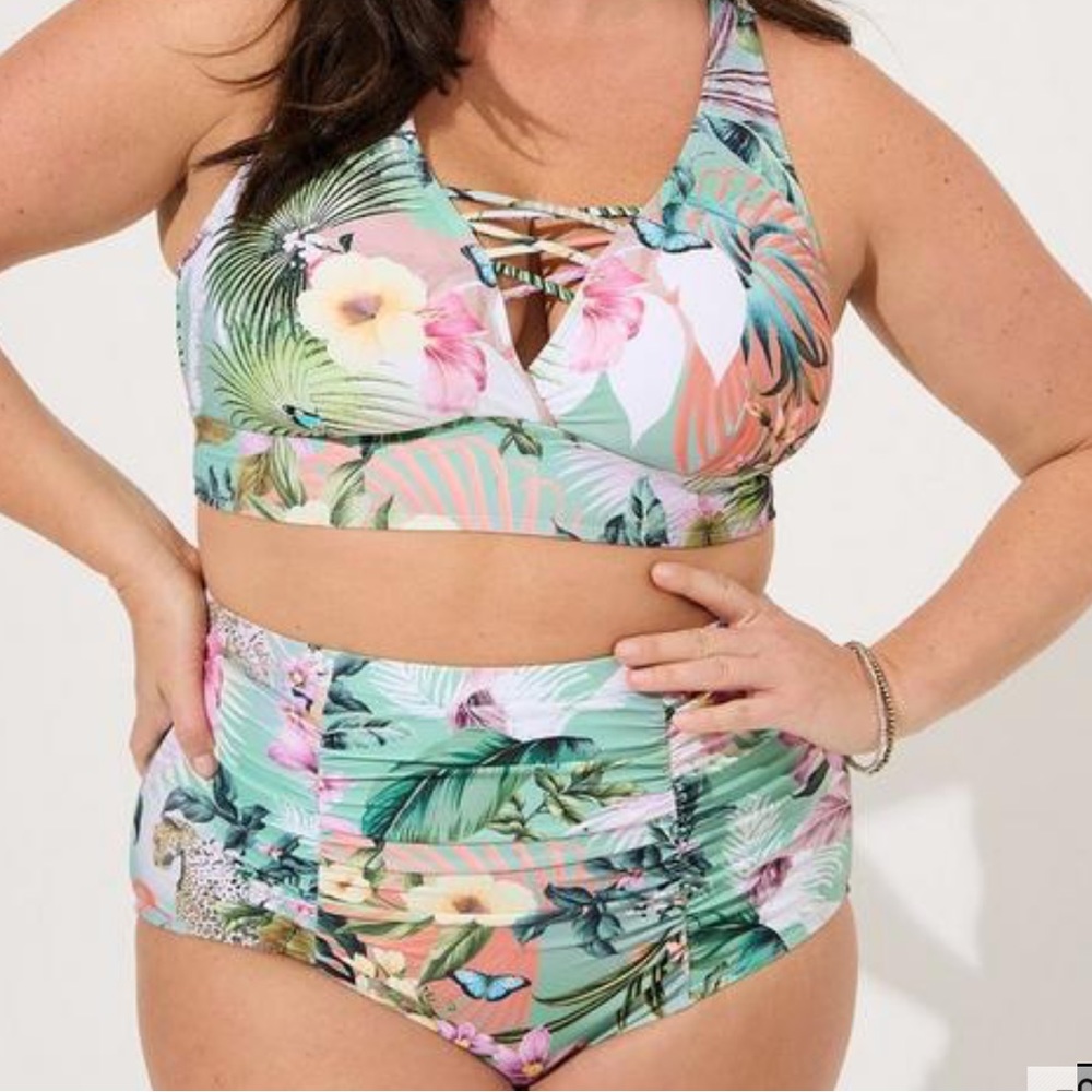 NWT Wireless Xo Triangle Bikini Top and high rise Ruched Swim Bottom